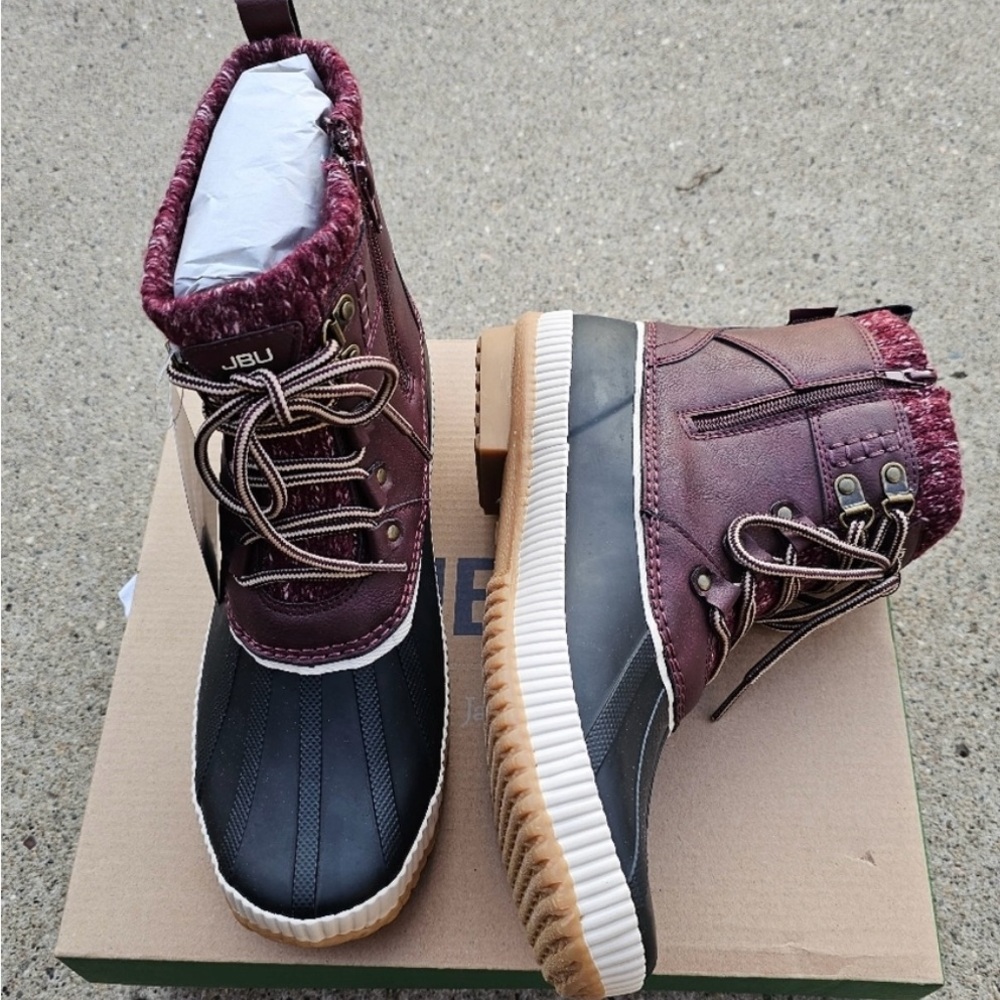 JBU Women's Maroon and Black Winter Boots